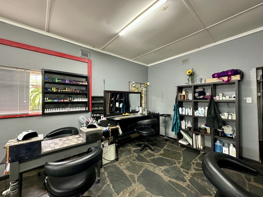 7 Bedroom Property for Sale in Meer En See KwaZulu-Natal