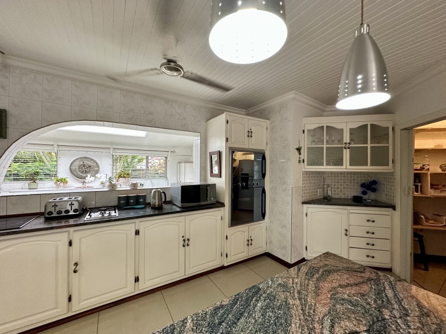 5 Bedroom Property for Sale in Meer En See KwaZulu-Natal