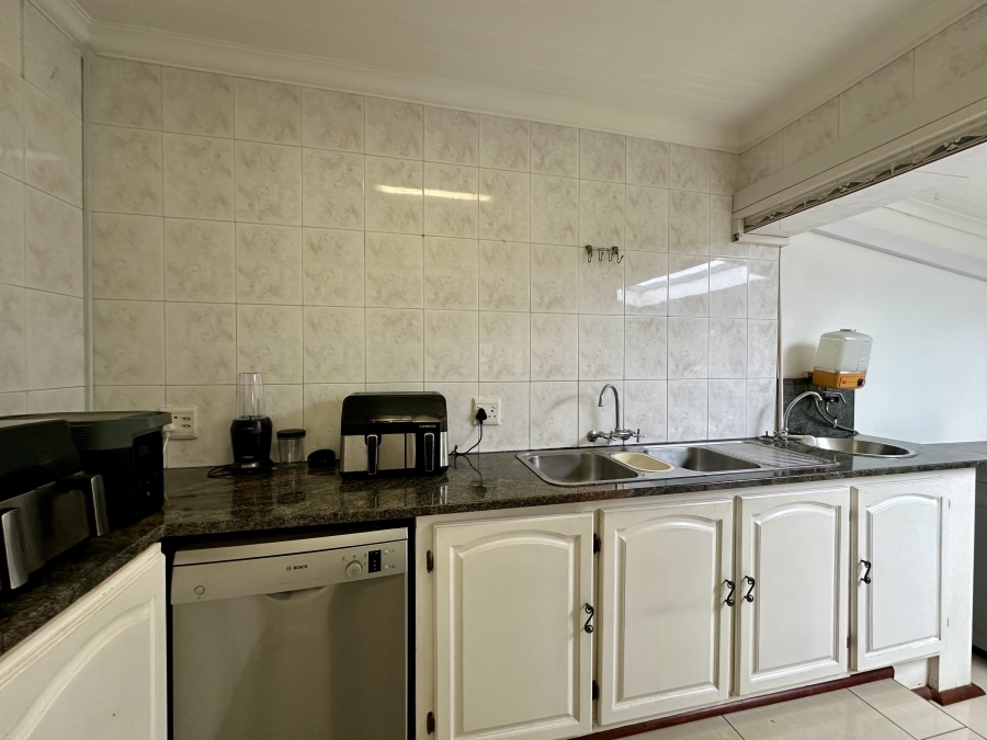 5 Bedroom Property for Sale in Meer En See KwaZulu-Natal