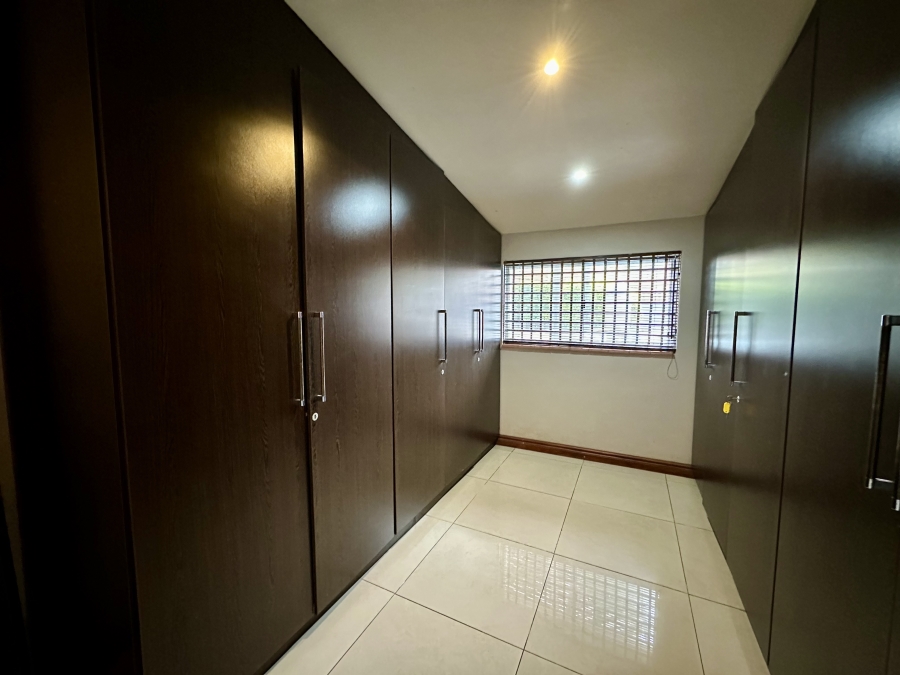 5 Bedroom Property for Sale in Meer En See KwaZulu-Natal