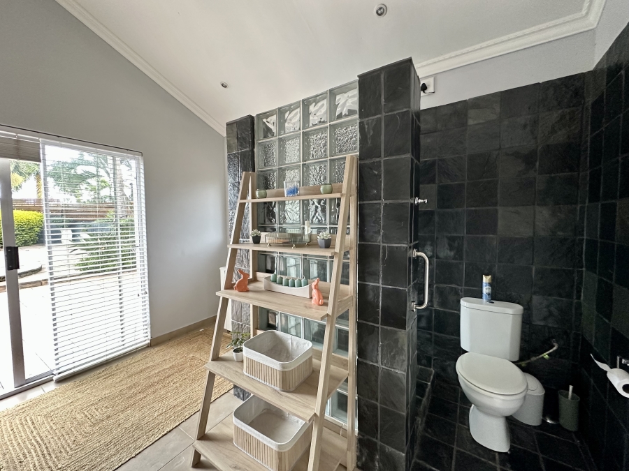 5 Bedroom Property for Sale in Meer En See KwaZulu-Natal