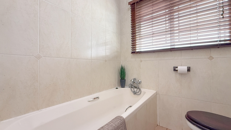 4 Bedroom Property for Sale in Seaward Estate KwaZulu-Natal