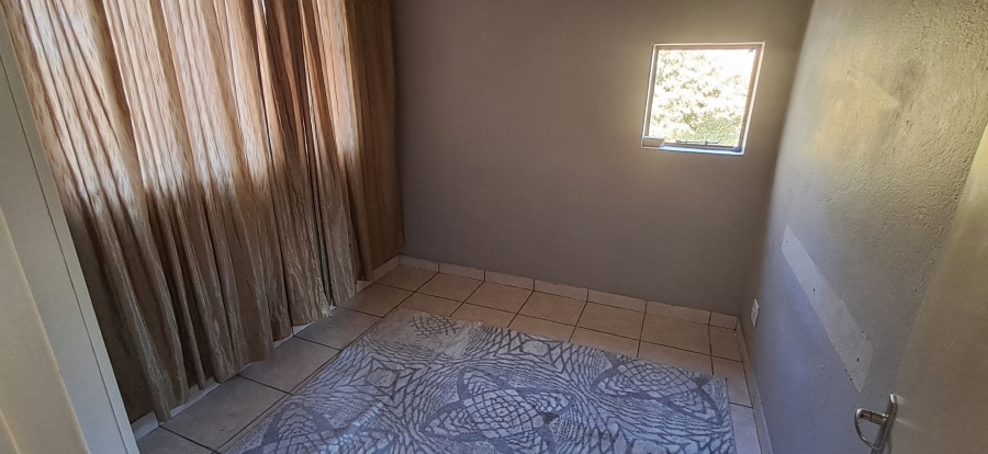 2 Bedroom Property for Sale in Madadeni J KwaZulu-Natal