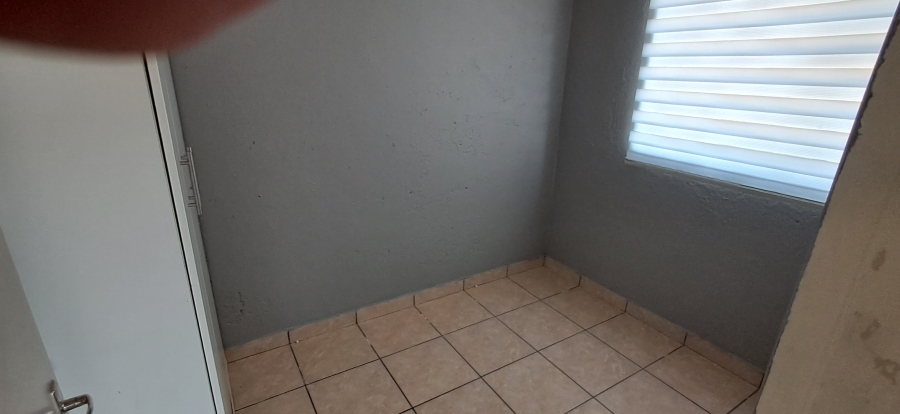 2 Bedroom Property for Sale in Madadeni J KwaZulu-Natal