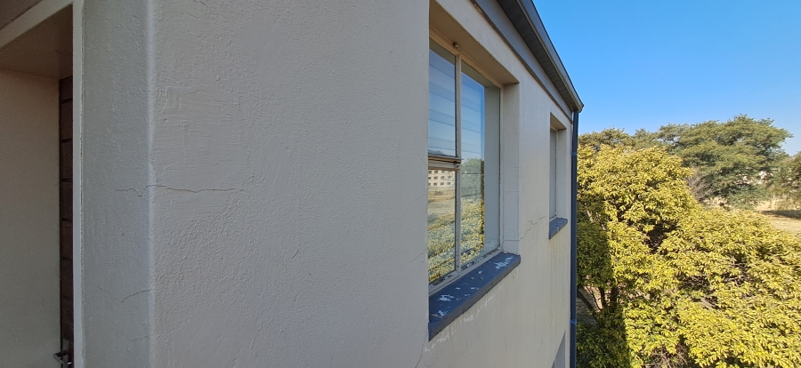 2 Bedroom Property for Sale in Madadeni J KwaZulu-Natal