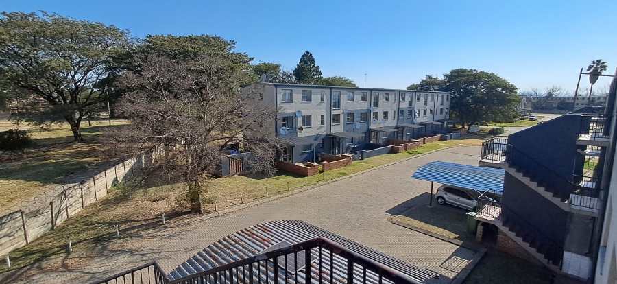 2 Bedroom Property for Sale in Madadeni J KwaZulu-Natal