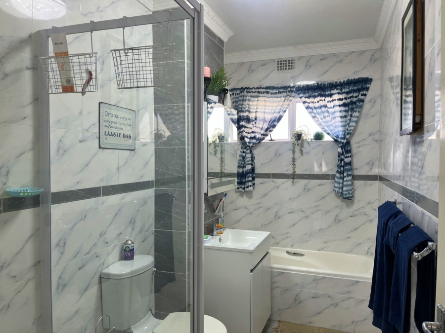 3 Bedroom Property for Sale in Scottburgh Central KwaZulu-Natal