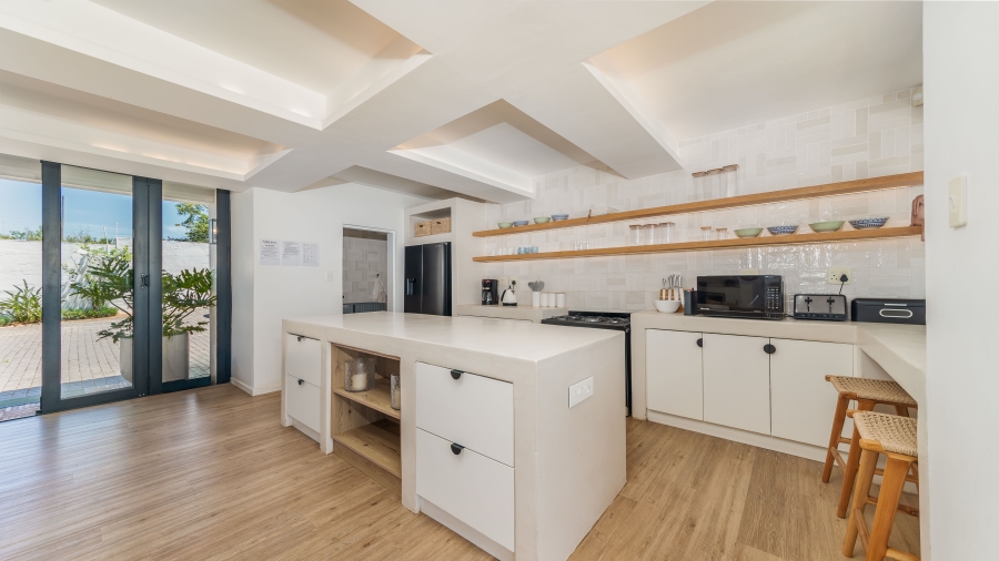 8 Bedroom Property for Sale in Zinkwazi Beach KwaZulu-Natal