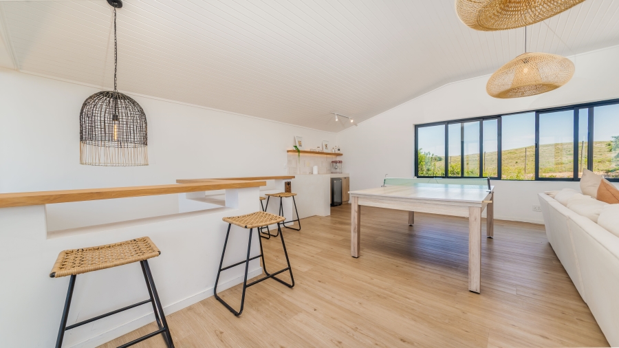 8 Bedroom Property for Sale in Zinkwazi Beach KwaZulu-Natal