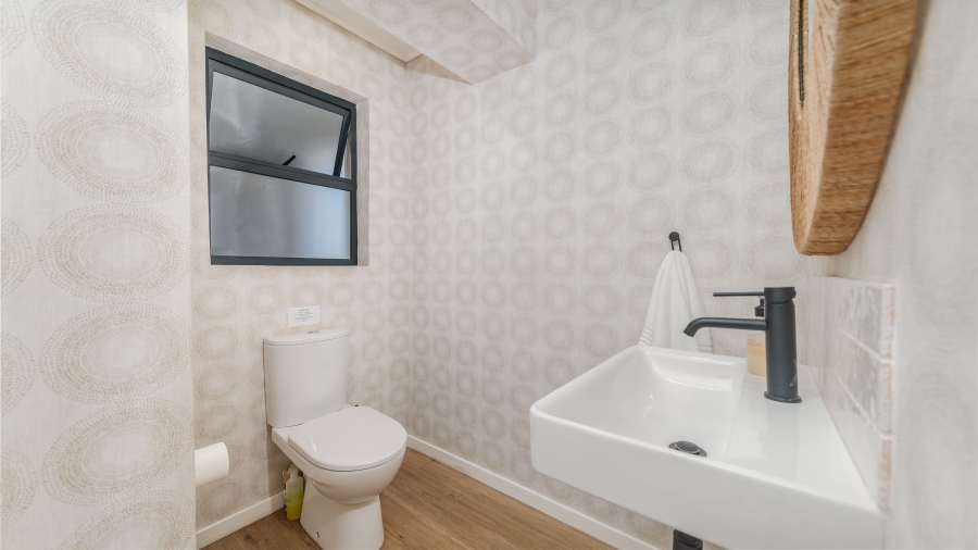 8 Bedroom Property for Sale in Zinkwazi Beach KwaZulu-Natal