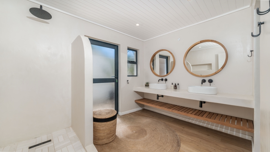 8 Bedroom Property for Sale in Zinkwazi Beach KwaZulu-Natal