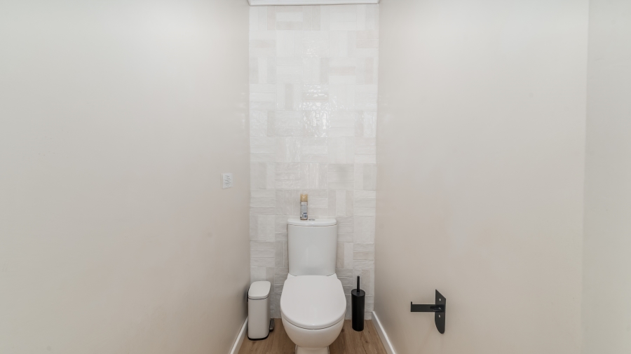 8 Bedroom Property for Sale in Zinkwazi Beach KwaZulu-Natal