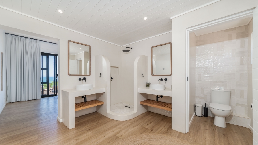 8 Bedroom Property for Sale in Zinkwazi Beach KwaZulu-Natal