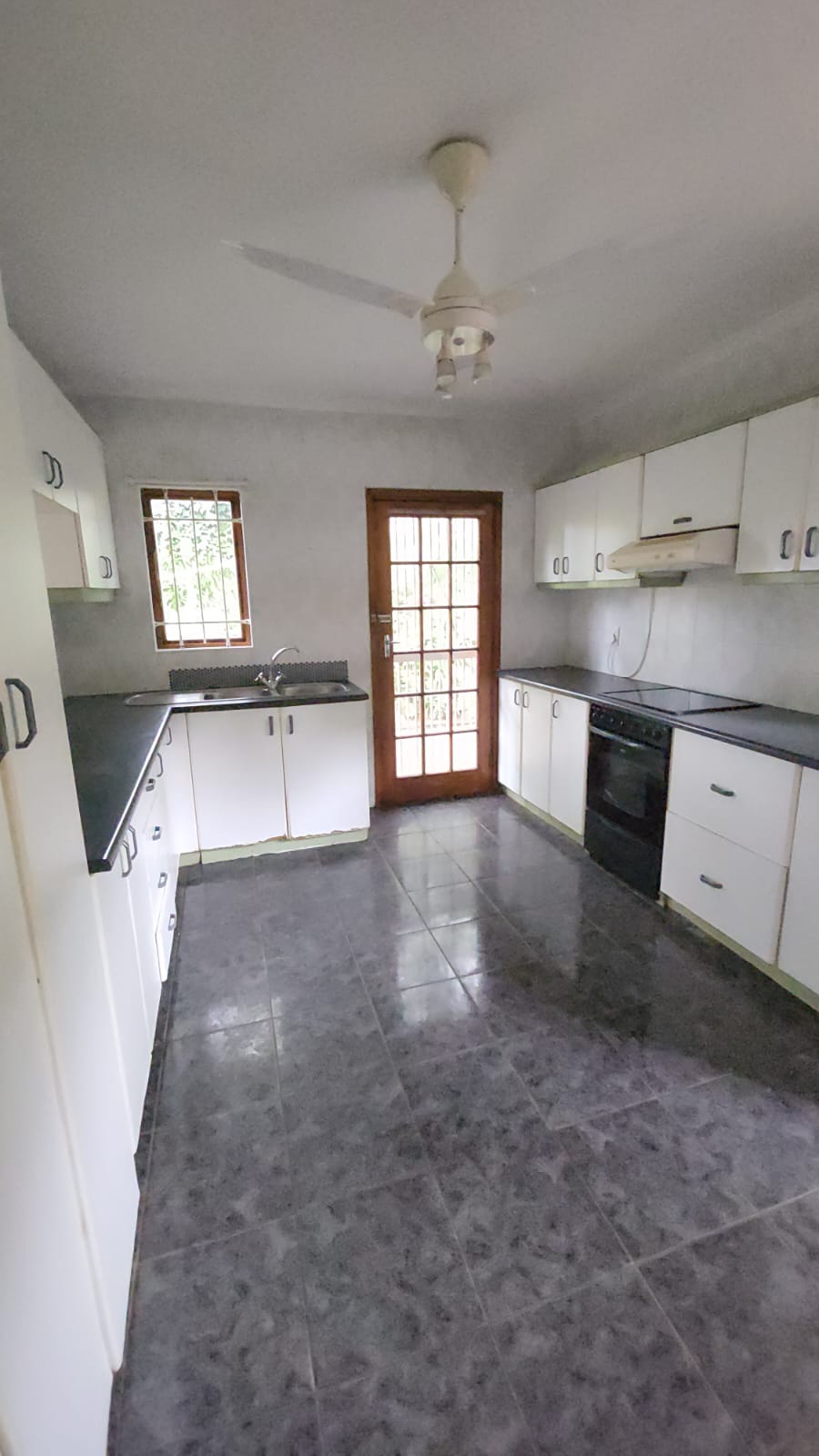 To Let 2 Bedroom Property for Rent in Waterfall KwaZulu-Natal