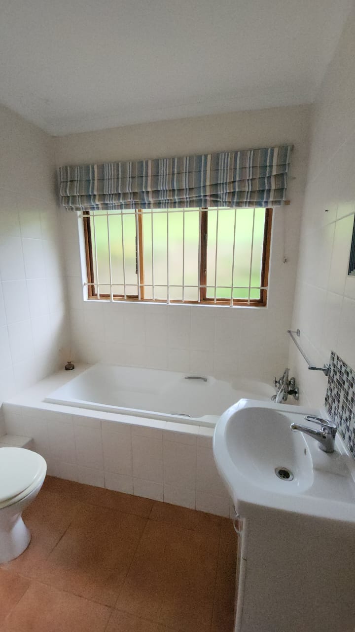 To Let 2 Bedroom Property for Rent in Waterfall KwaZulu-Natal