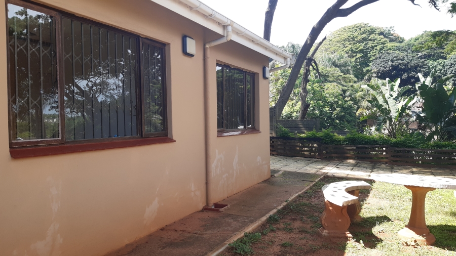 To Let 4 Bedroom Property for Rent in Amanzimtoti KwaZulu-Natal