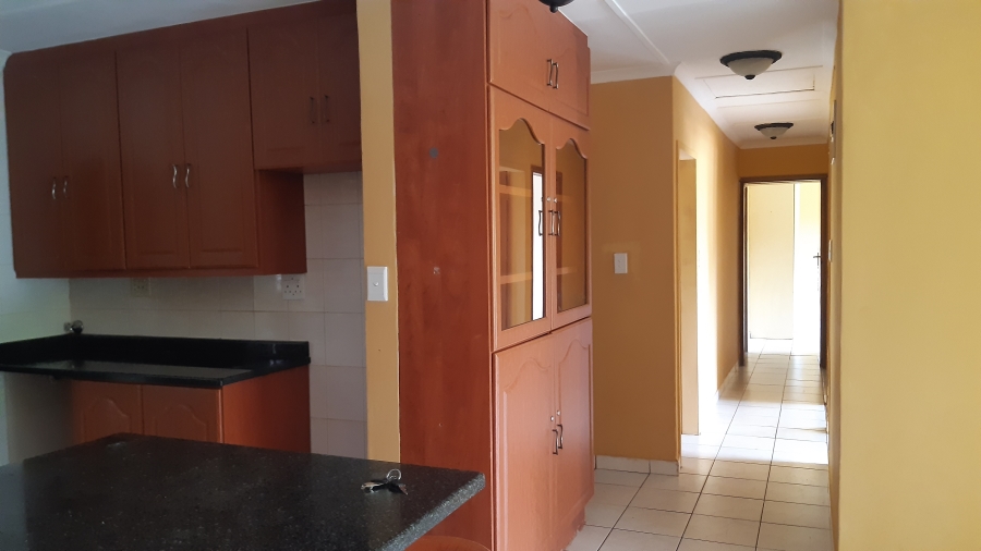 To Let 4 Bedroom Property for Rent in Amanzimtoti KwaZulu-Natal