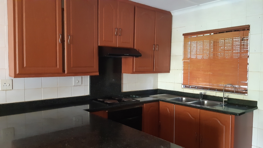 To Let 4 Bedroom Property for Rent in Amanzimtoti KwaZulu-Natal