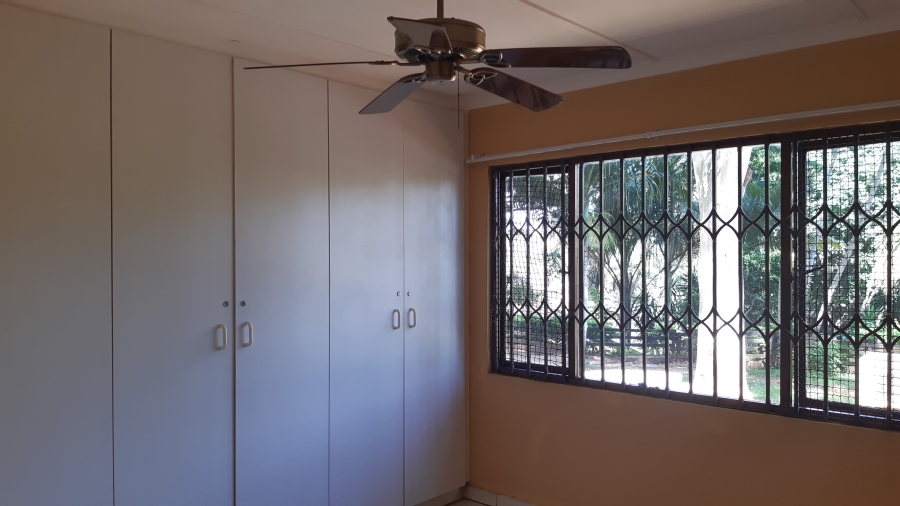 To Let 4 Bedroom Property for Rent in Amanzimtoti KwaZulu-Natal