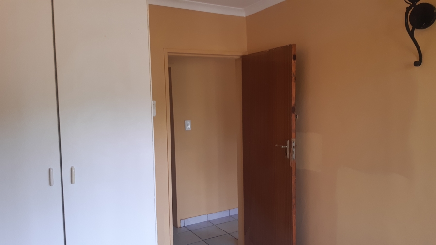 To Let 4 Bedroom Property for Rent in Amanzimtoti KwaZulu-Natal
