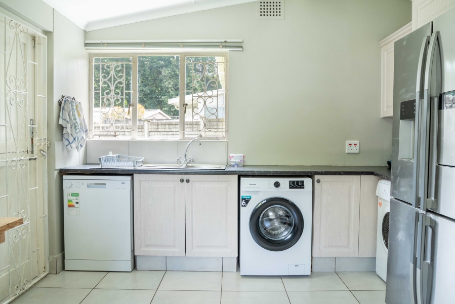 5 Bedroom Property for Sale in Hillcrest Central KwaZulu-Natal