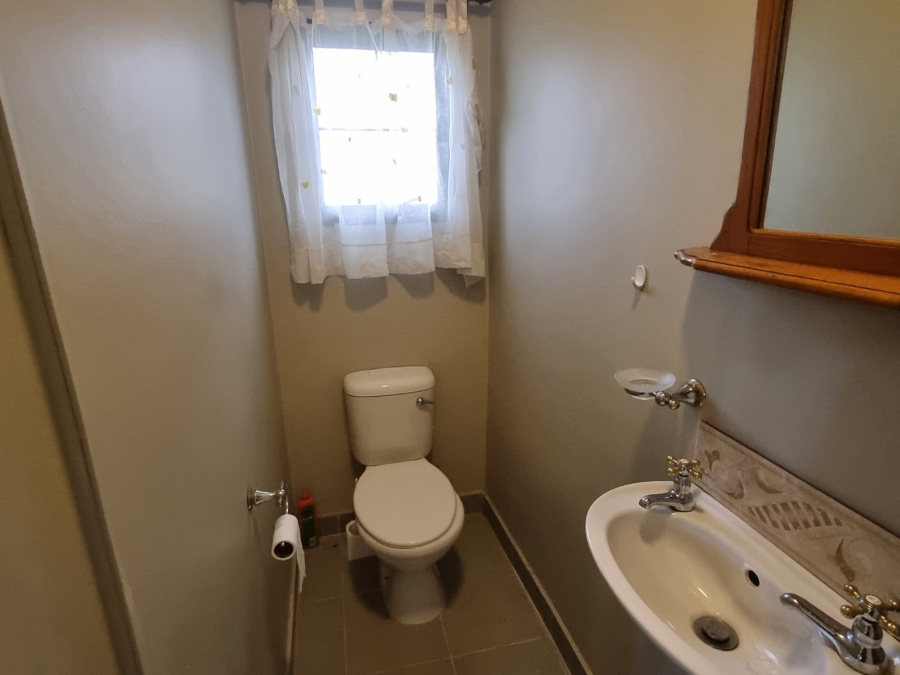 To Let 1 Bedroom Property for Rent in Gillitts KwaZulu-Natal