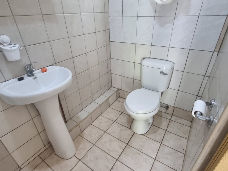 To Let 1 Bedroom Property for Rent in Gillitts KwaZulu-Natal