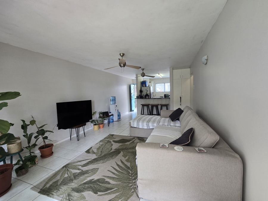 To Let 2 Bedroom Property for Rent in Shakas Rock KwaZulu-Natal