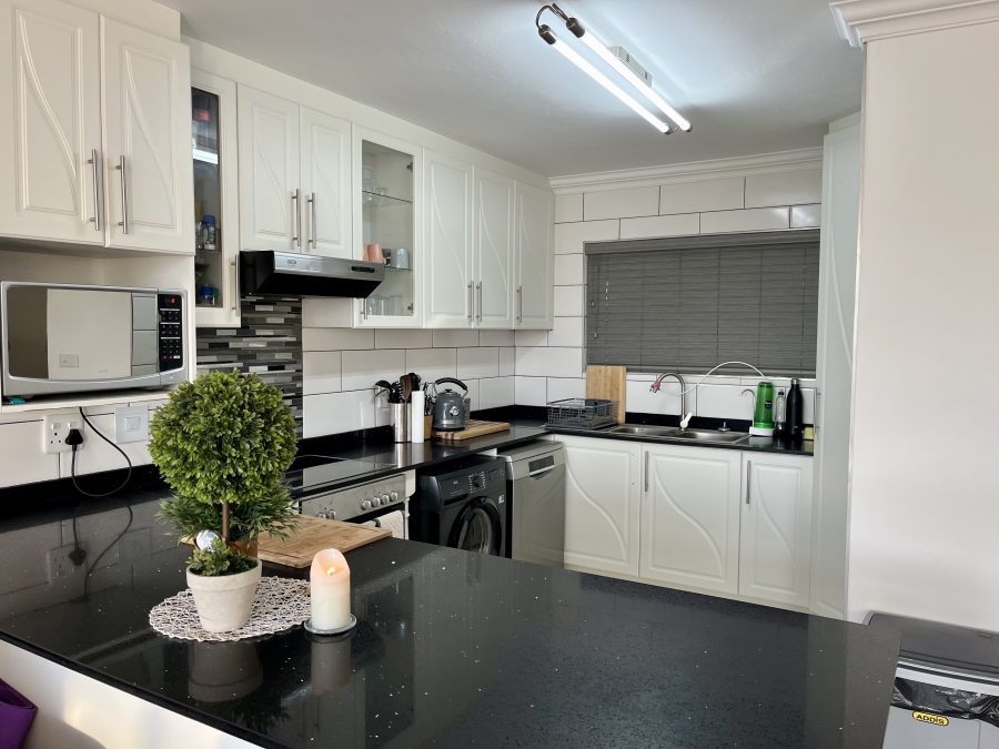 To Let 3 Bedroom Property for Rent in Ballito Central KwaZulu-Natal