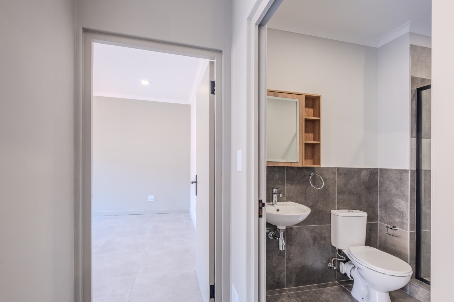 1 Bedroom Property for Sale in Westbrook KwaZulu-Natal