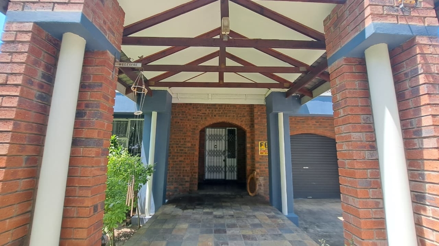 4 Bedroom Property for Sale in Meer En See KwaZulu-Natal