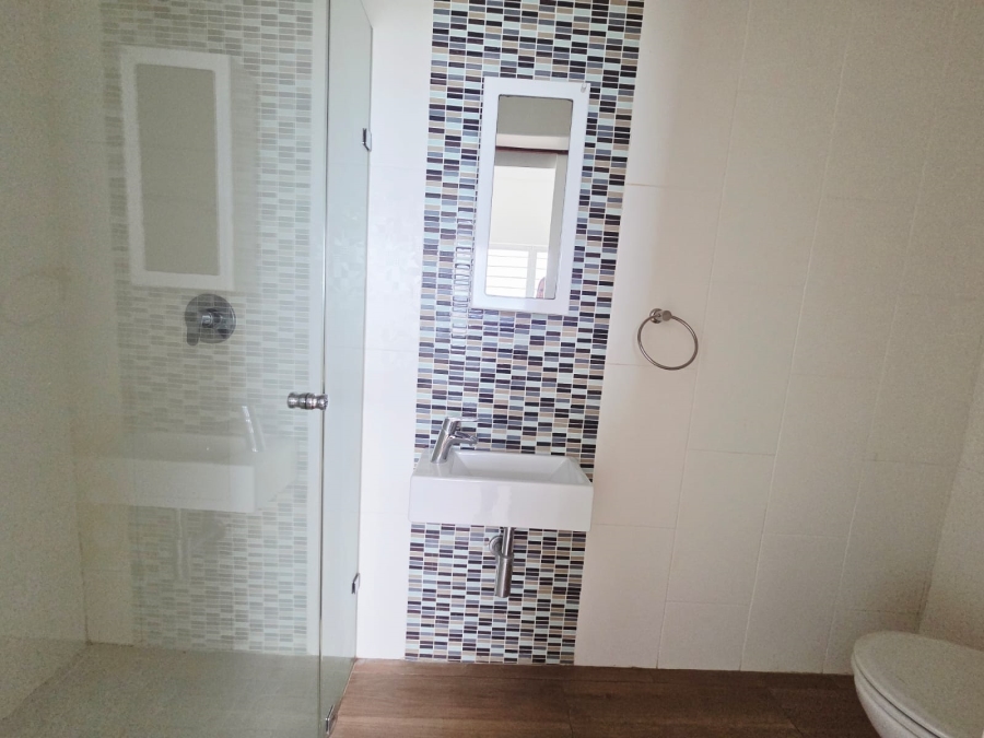 5 Bedroom Property for Sale in Bluff KwaZulu-Natal