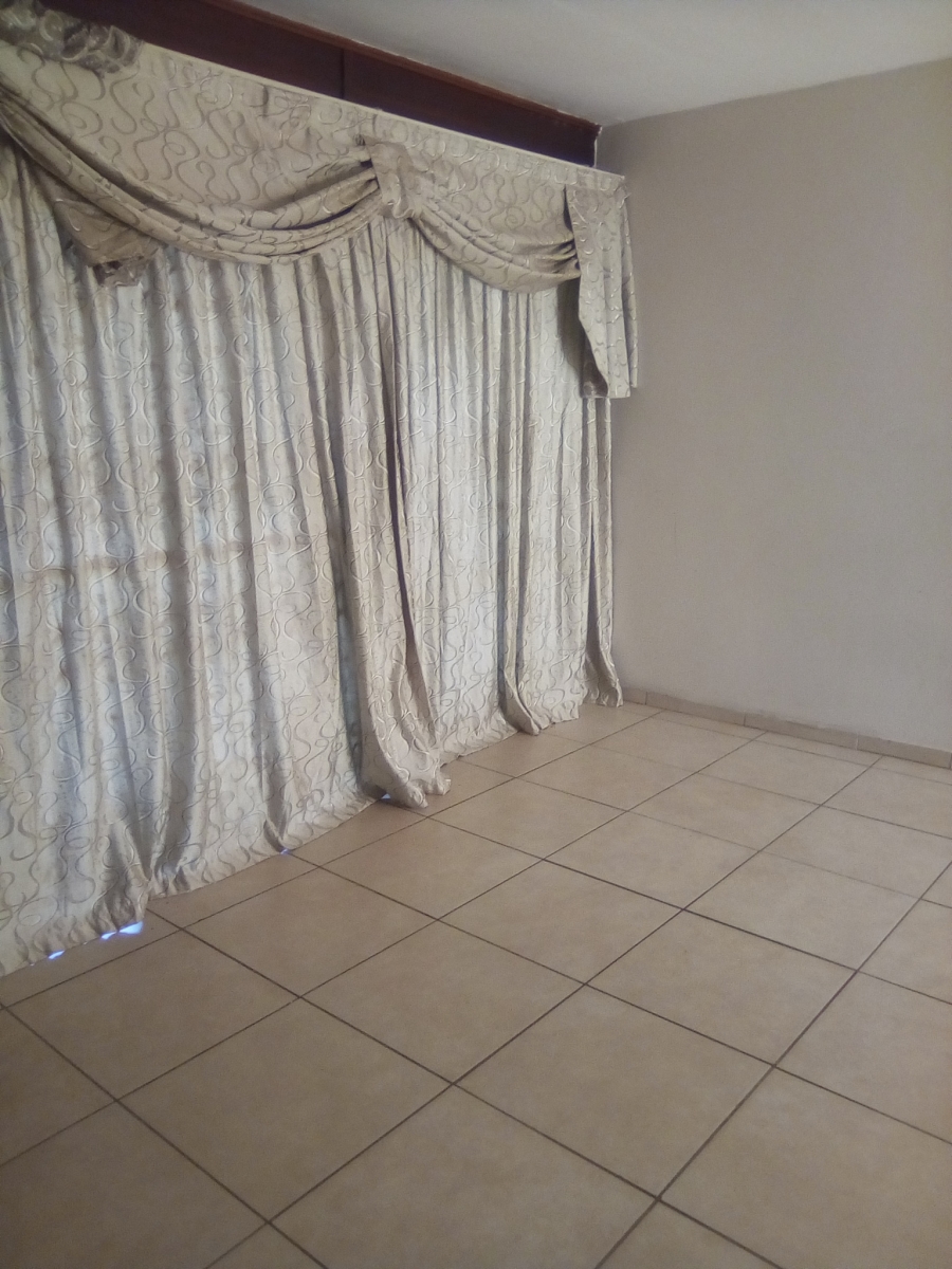 To Let 3 Bedroom Property for Rent in Woodhaven KwaZulu-Natal