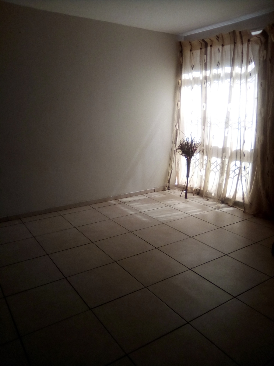 To Let 3 Bedroom Property for Rent in Woodhaven KwaZulu-Natal