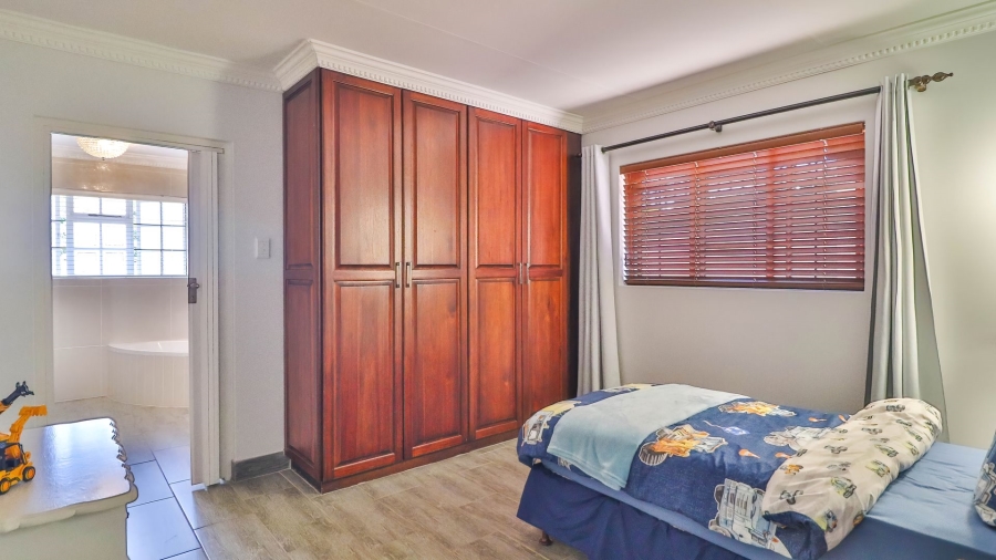 7 Bedroom Property for Sale in Athlone KwaZulu-Natal