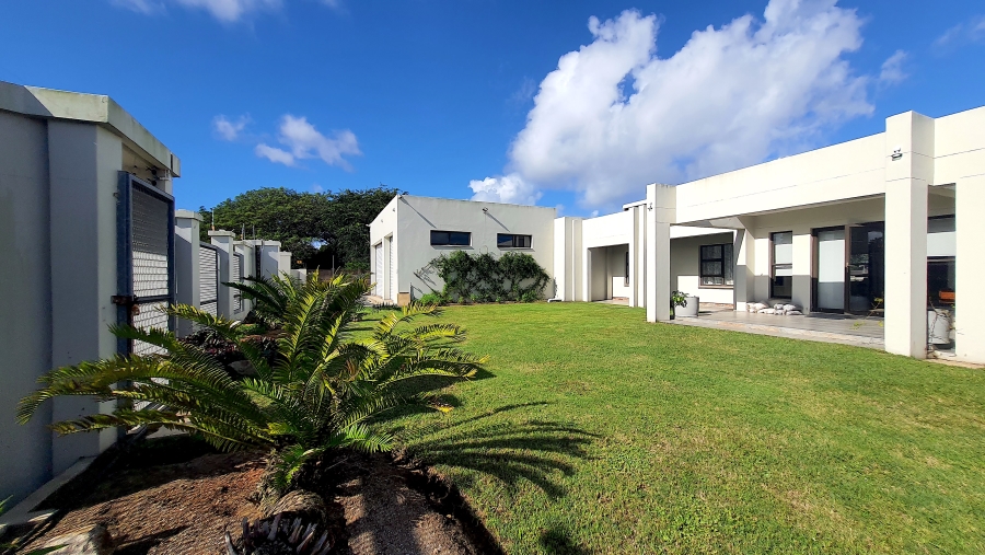4 Bedroom Property for Sale in Meer En See KwaZulu-Natal
