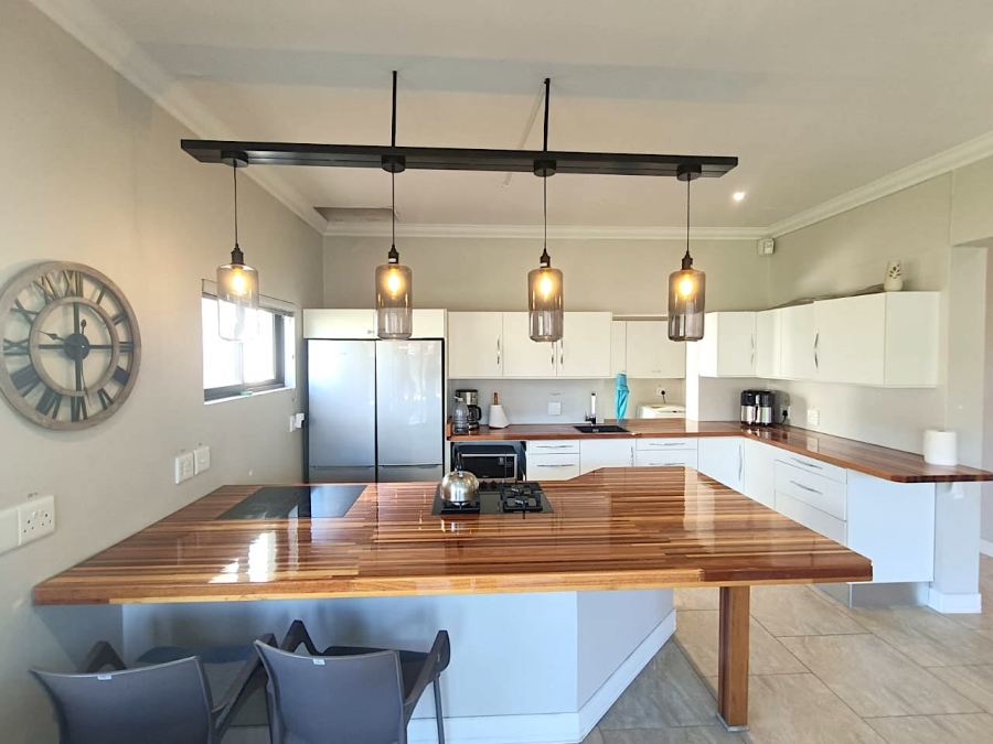 4 Bedroom Property for Sale in Meer En See KwaZulu-Natal