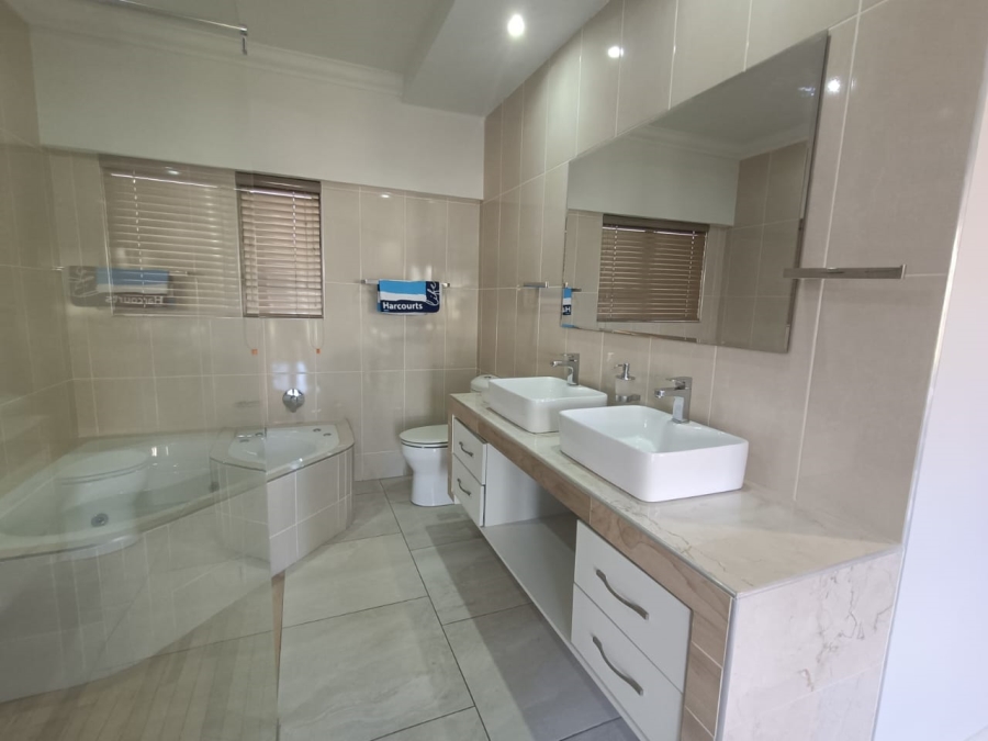 4 Bedroom Property for Sale in Meer En See KwaZulu-Natal