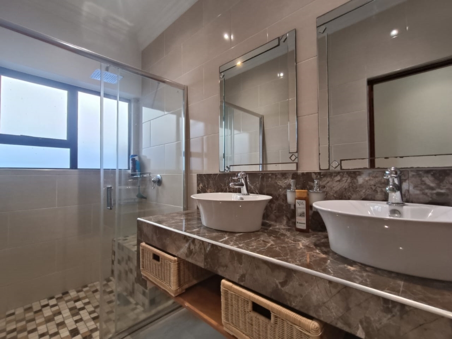 4 Bedroom Property for Sale in Meer En See KwaZulu-Natal