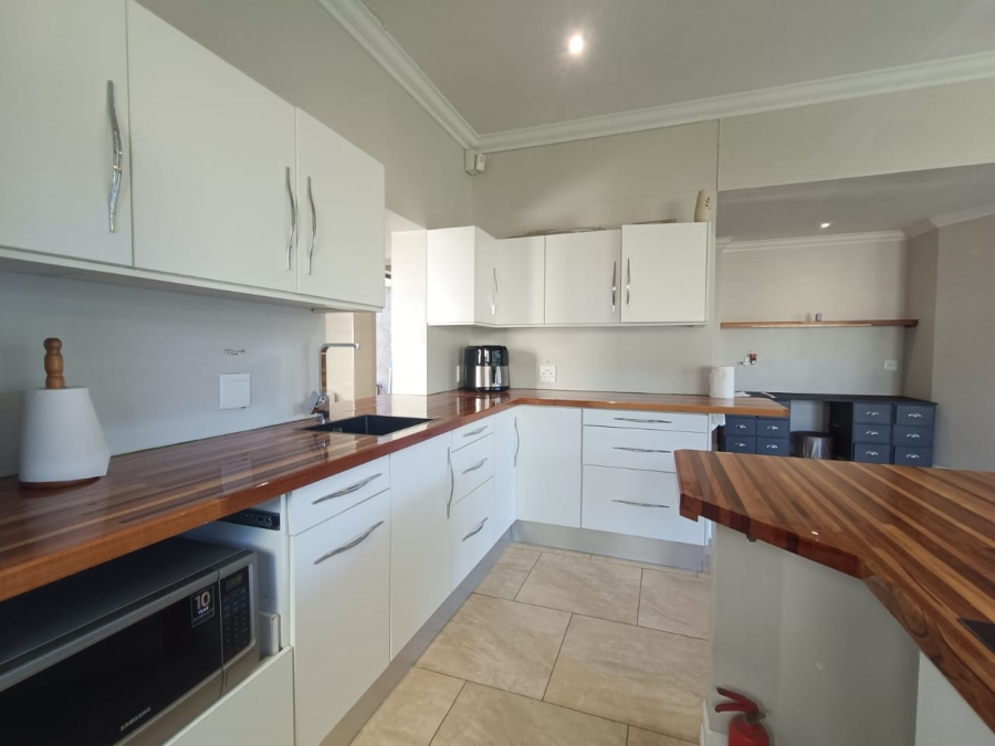 4 Bedroom Property for Sale in Meer En See KwaZulu-Natal