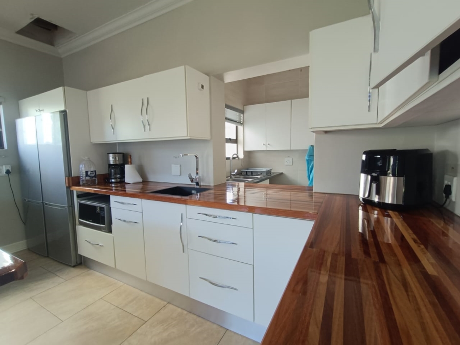 4 Bedroom Property for Sale in Meer En See KwaZulu-Natal