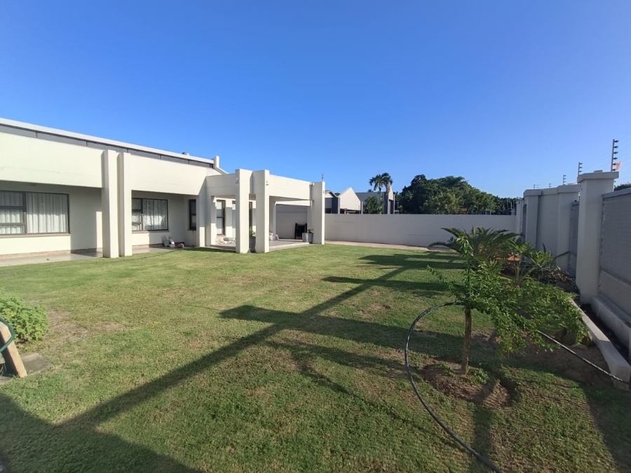 4 Bedroom Property for Sale in Meer En See KwaZulu-Natal