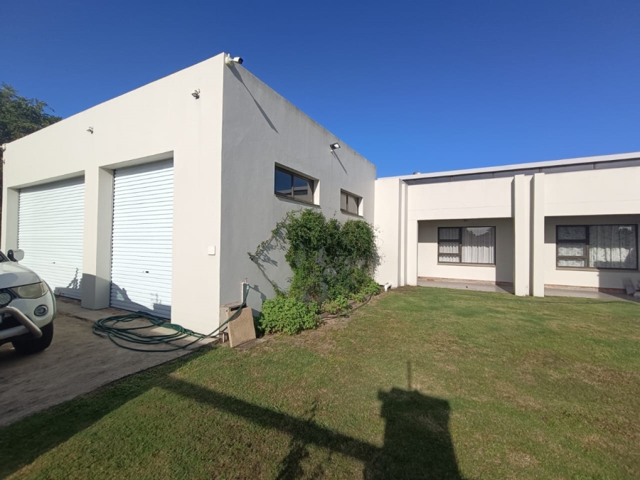 4 Bedroom Property for Sale in Meer En See KwaZulu-Natal