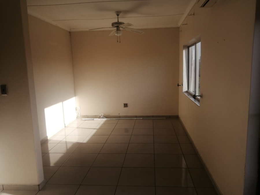 2 Bedroom Property for Sale in Amanzimtoti KwaZulu-Natal
