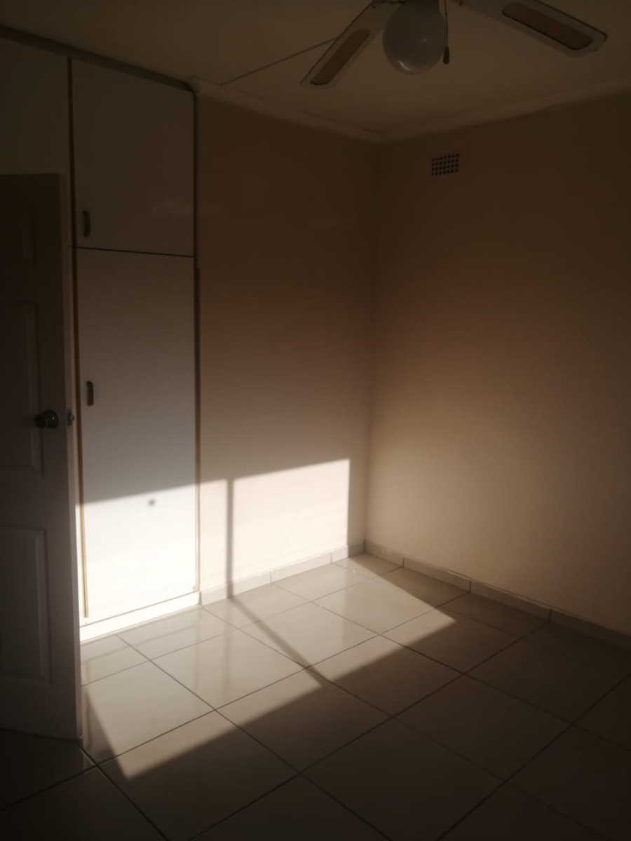 2 Bedroom Property for Sale in Amanzimtoti KwaZulu-Natal