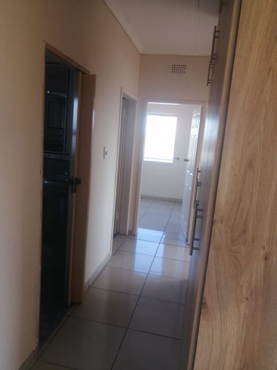 2 Bedroom Property for Sale in Amanzimtoti KwaZulu-Natal
