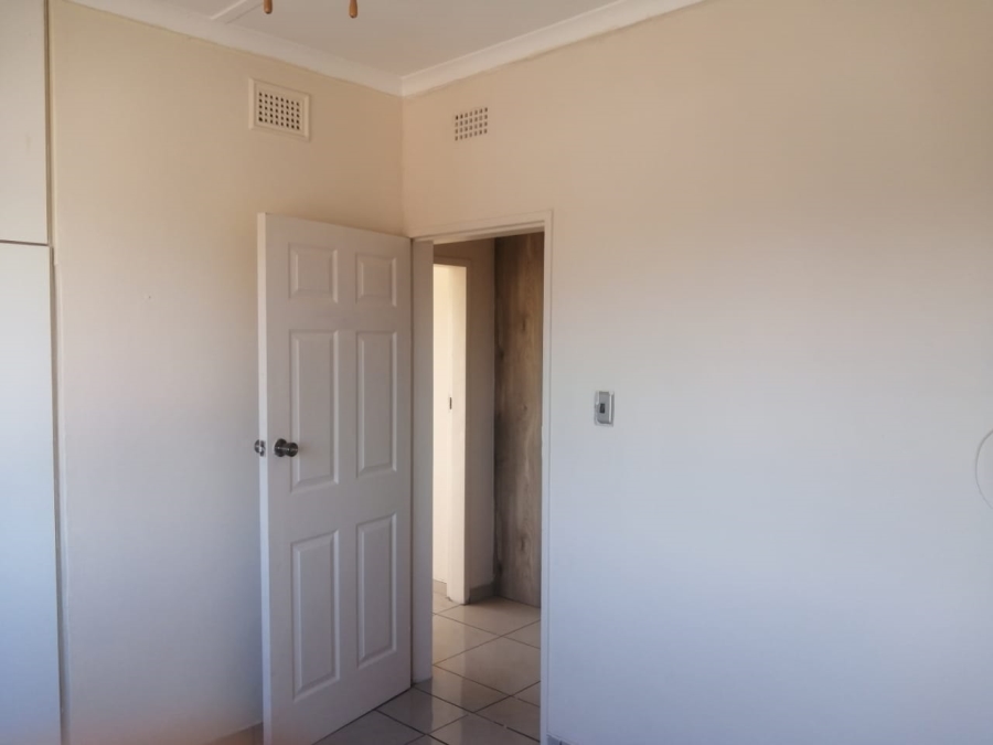2 Bedroom Property for Sale in Amanzimtoti KwaZulu-Natal