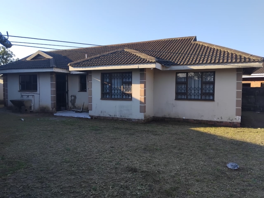 4 Bedroom Property for Sale in Esikhawini KwaZulu-Natal
