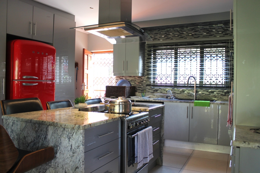 6 Bedroom Property for Sale in Doon Heights KwaZulu-Natal