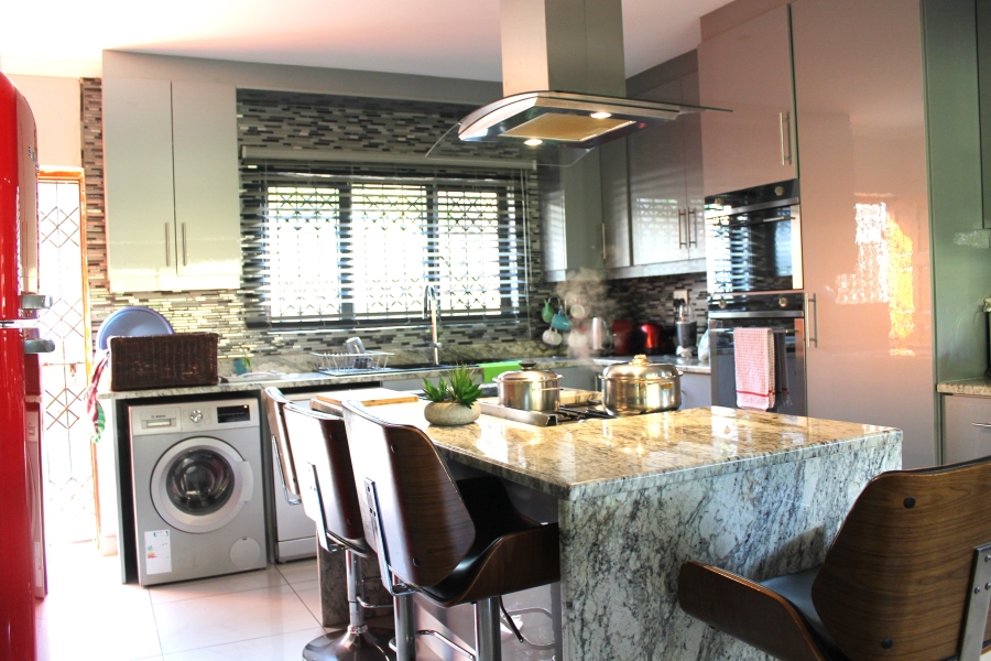 6 Bedroom Property for Sale in Doon Heights KwaZulu-Natal